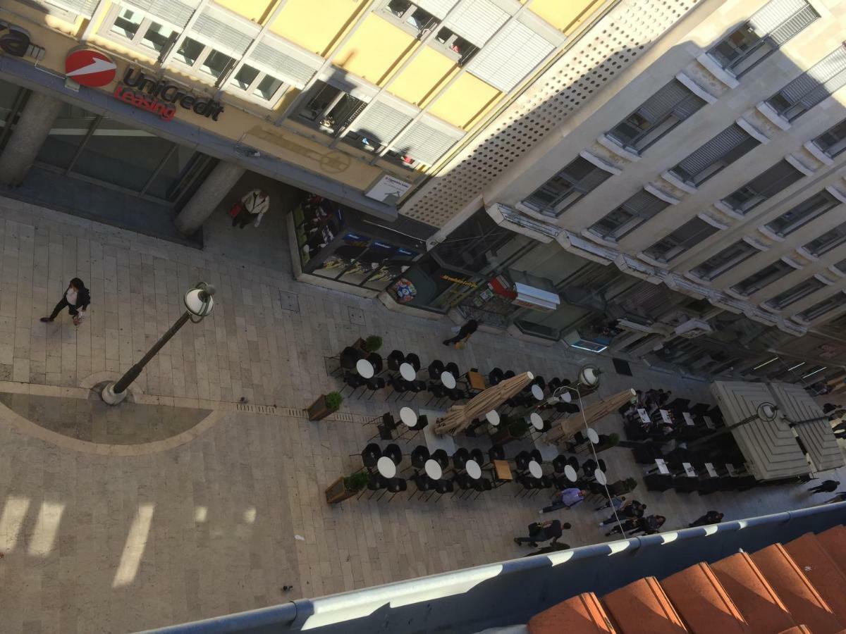 Charming Rijeka City Center Apartment Renee Bagian luar foto